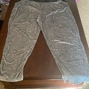 Grey pants/sweatpants.with pockets